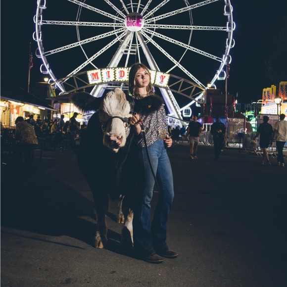 Meet your Posher, Riley - Picture 2 of 2